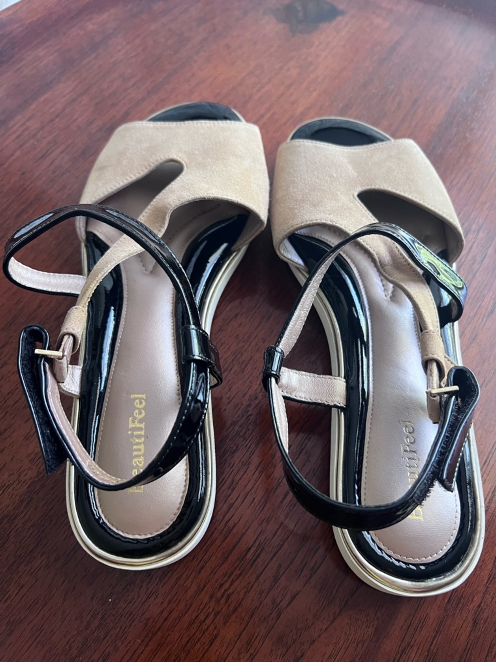 BeautiFeel Two-Tone Beige and Black Slingback Sandals - Picture 9 of 10